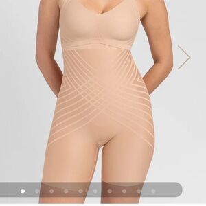 HoneyLove Silhouette High Waist Compression Short in Sand. NWT